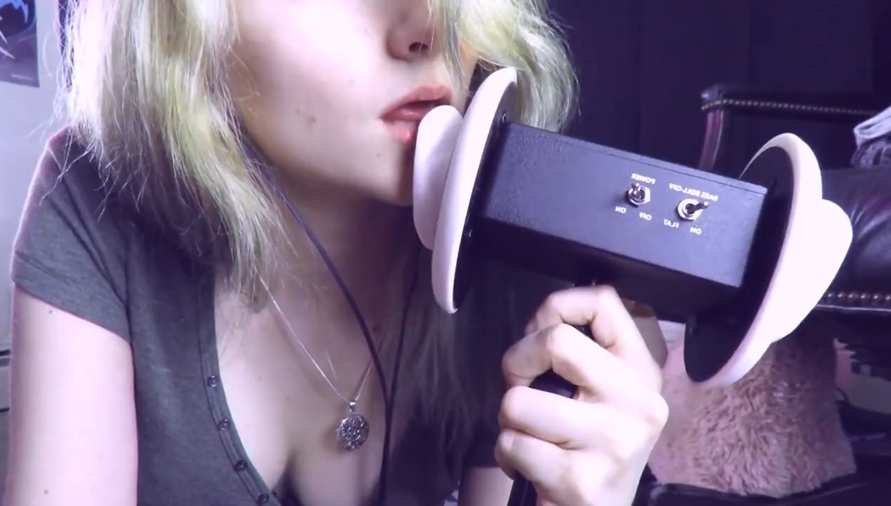 AftynRose ASMR Sexy Licking