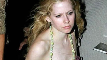 Avril Lavigne Naked