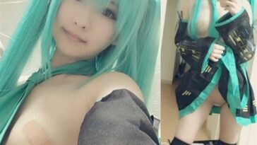 Xi Dai Dai Sexy Miku Cosplay