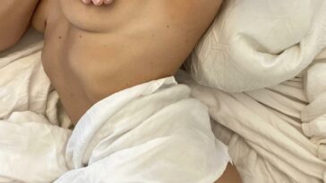 Gabbie Hanna Sexy In Bed