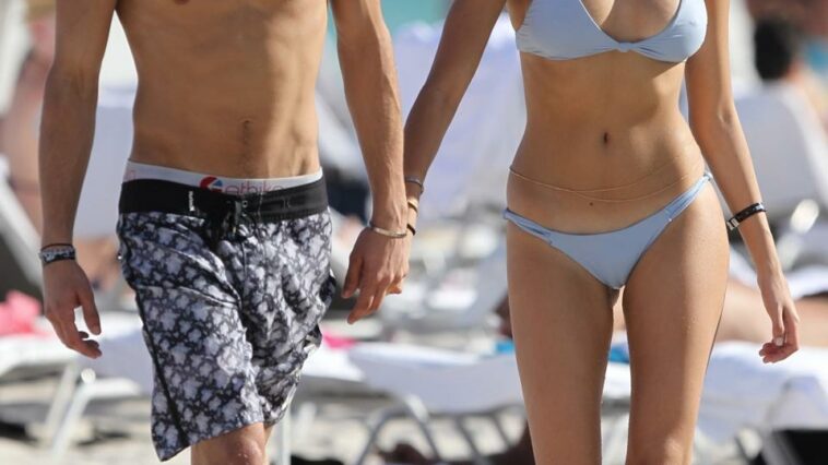 Madison Beer Public Beach Bikini Camel Toe Set Leaked